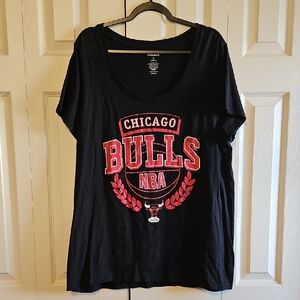 NBA Women's Black Chicago Bulls Tee